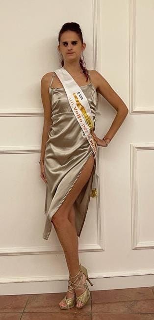 Elena Travaini con la fascia da testimonial dell’evento